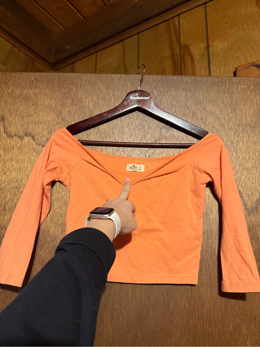 Hollister Off-Shoulder Crop Top in Coral Orange S